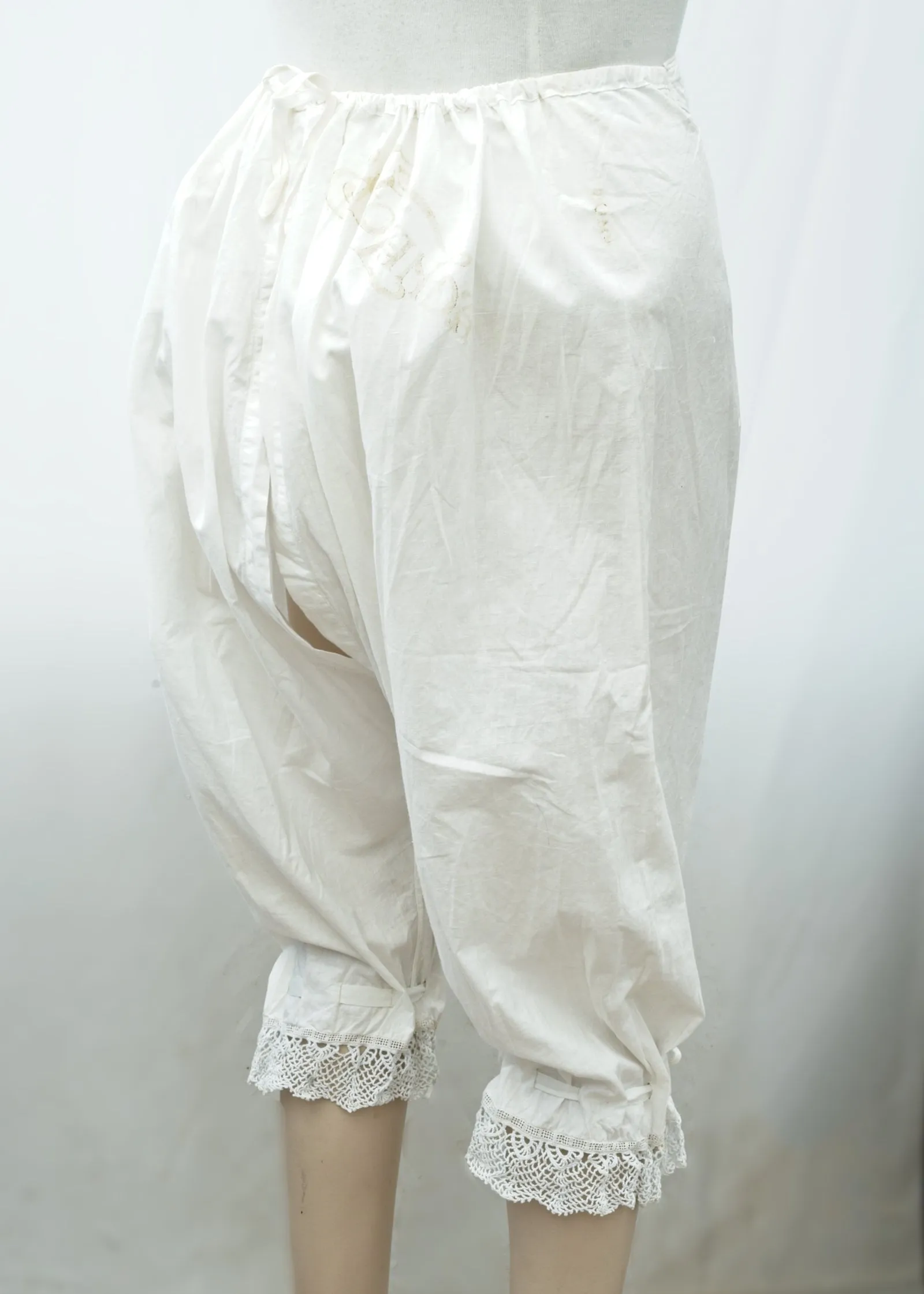 Antique Victorian White Knickerbockers • Split Leg Bloomers