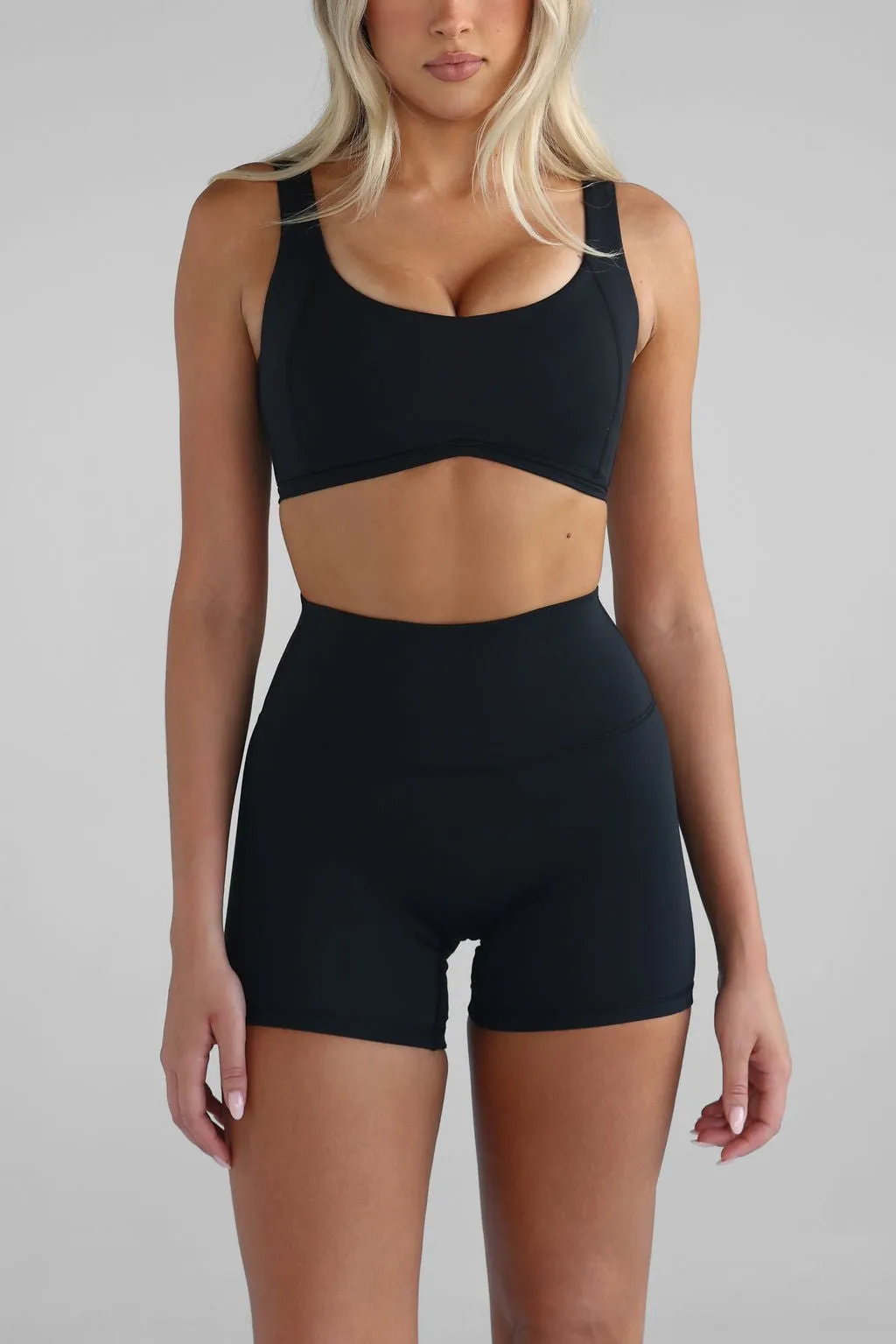 Luxe Signature Crop - Black