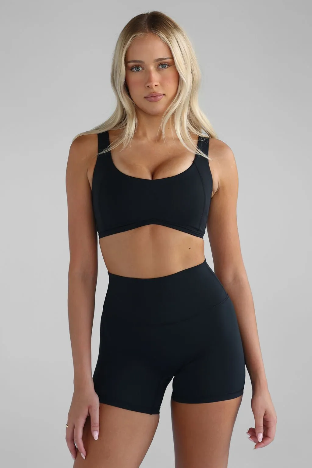 Luxe Signature Crop - Black