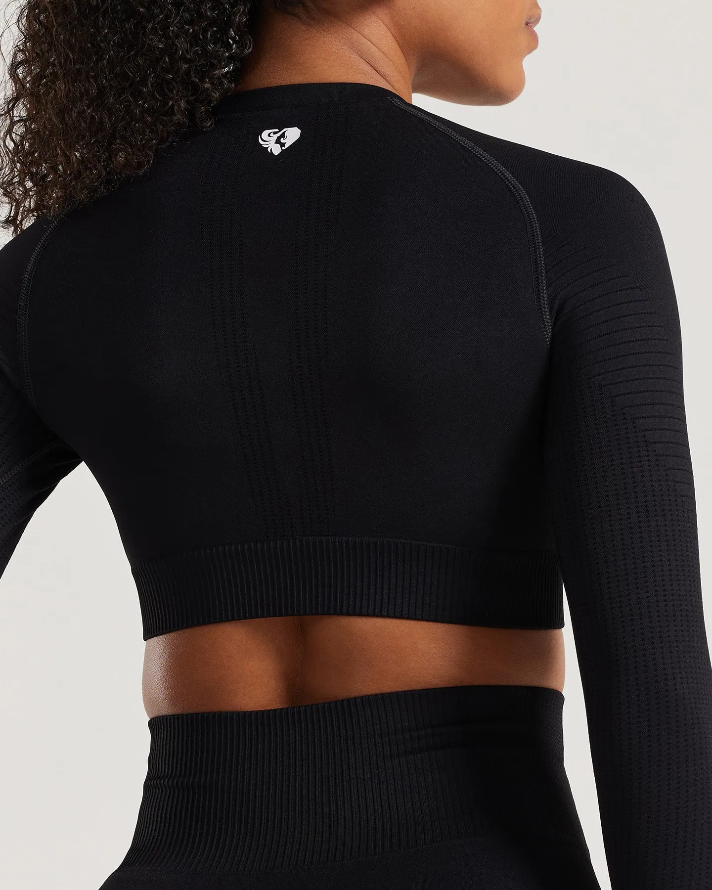 Power Seamless Long Sleeve Crop Top | Black